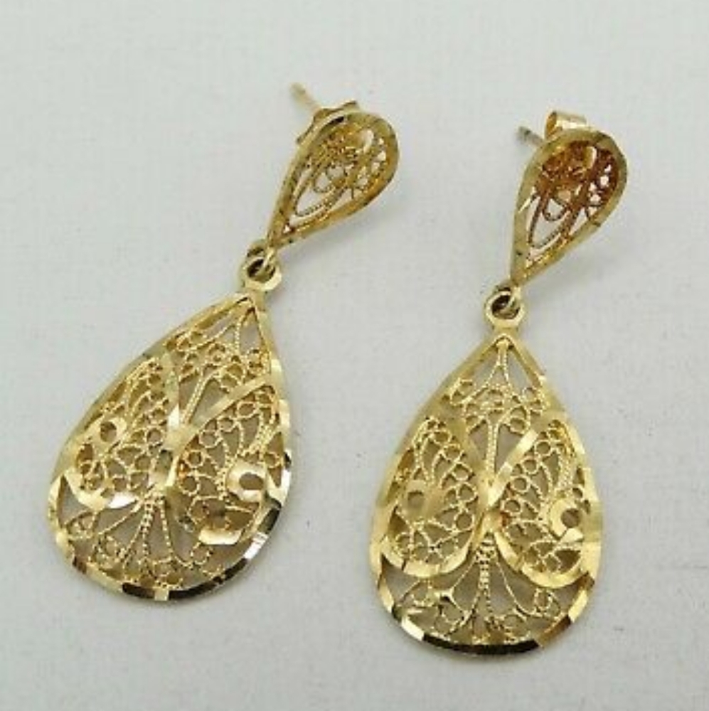 Filigree tear drop Dangle drop earrings